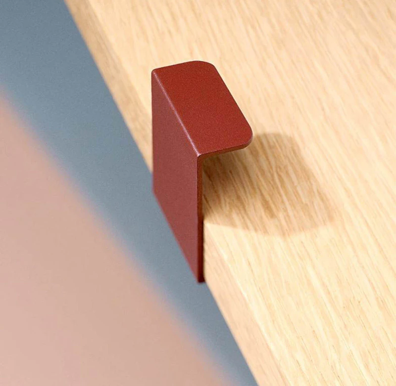 Hide 40 Handle, Reddish Brown