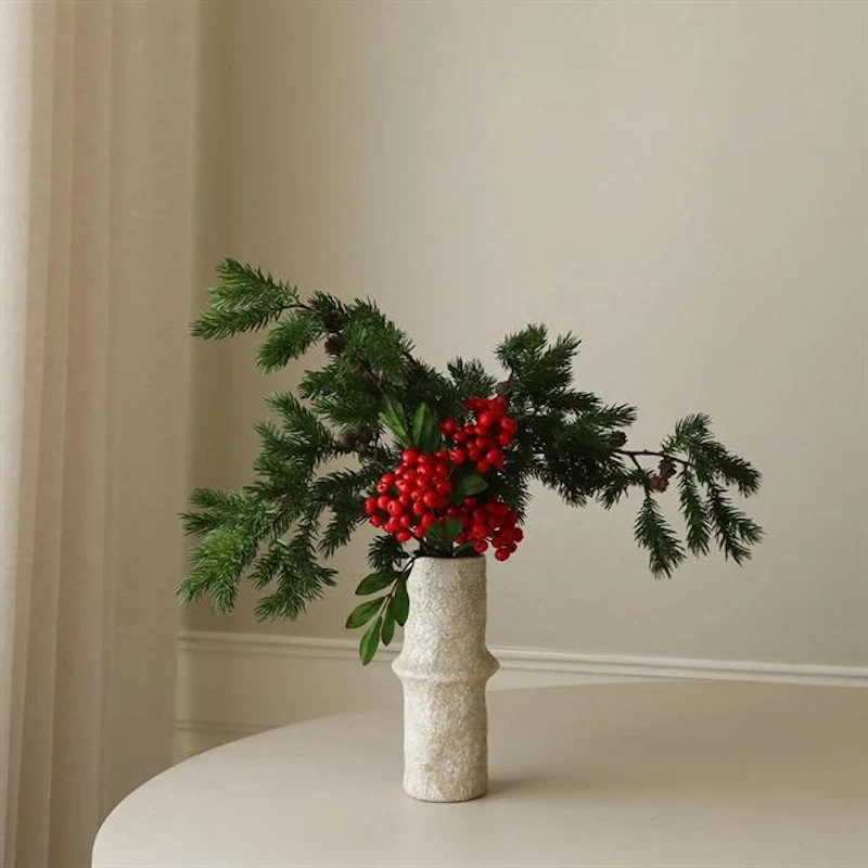 Winter Garnet Bouquet Red