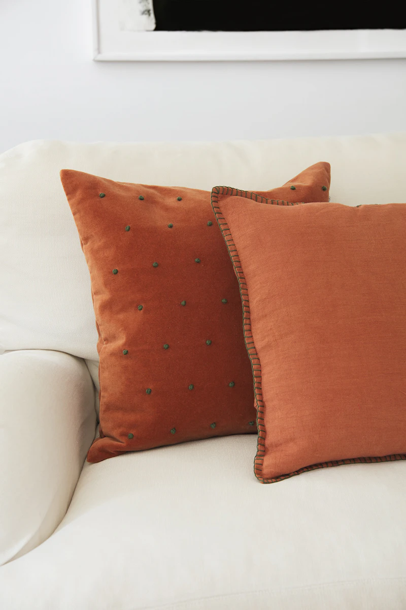 Chhatwal & Jonsson Roma クッションカバー Roma Cushion Cover Terracotta/Forest Green, 50x50 cm | RoyalDesign