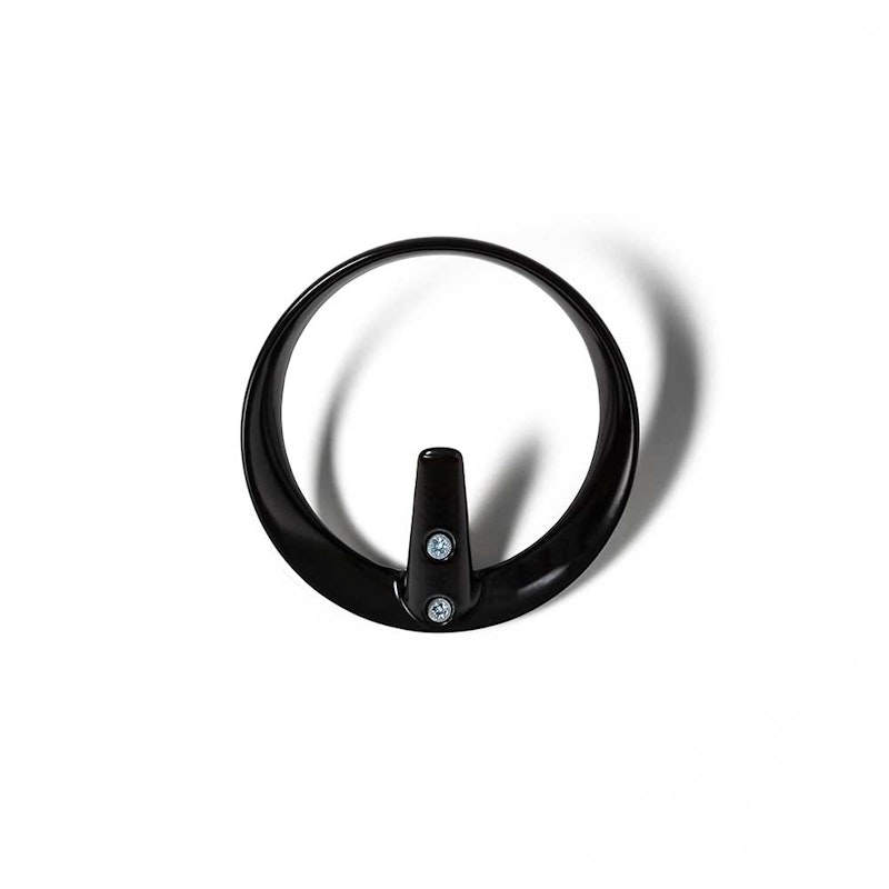 Gloria Hook, Matte black