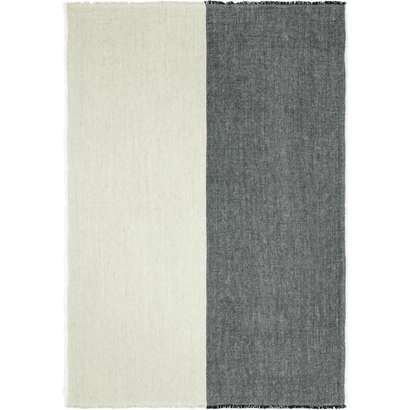 Pila Throw 120x170 cm, Black / Elm Green