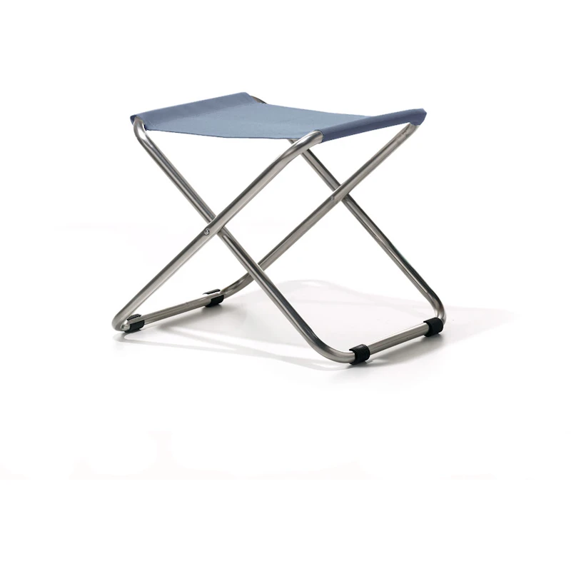 Chico Footstool, Traffic