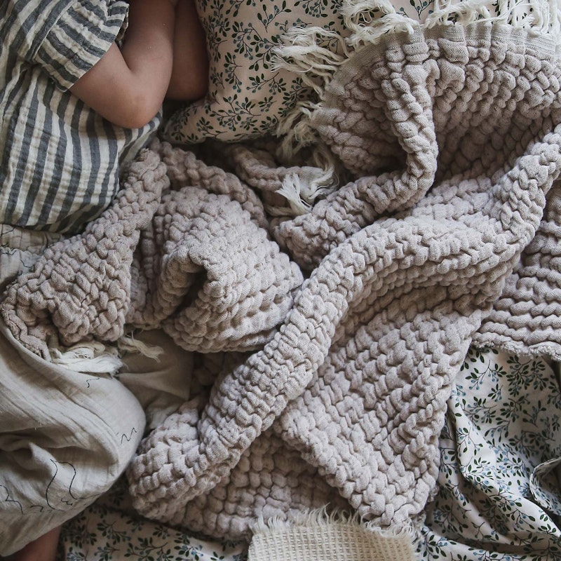 Mellow Lin Blanket, 110x110 cm | RoyalDesign.co.uk