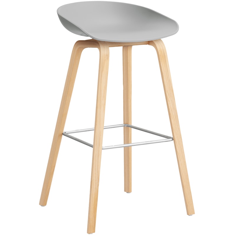 AAS 32 2.0 Bar Stool 75 cm, Soaped Oak / Concrete Grey