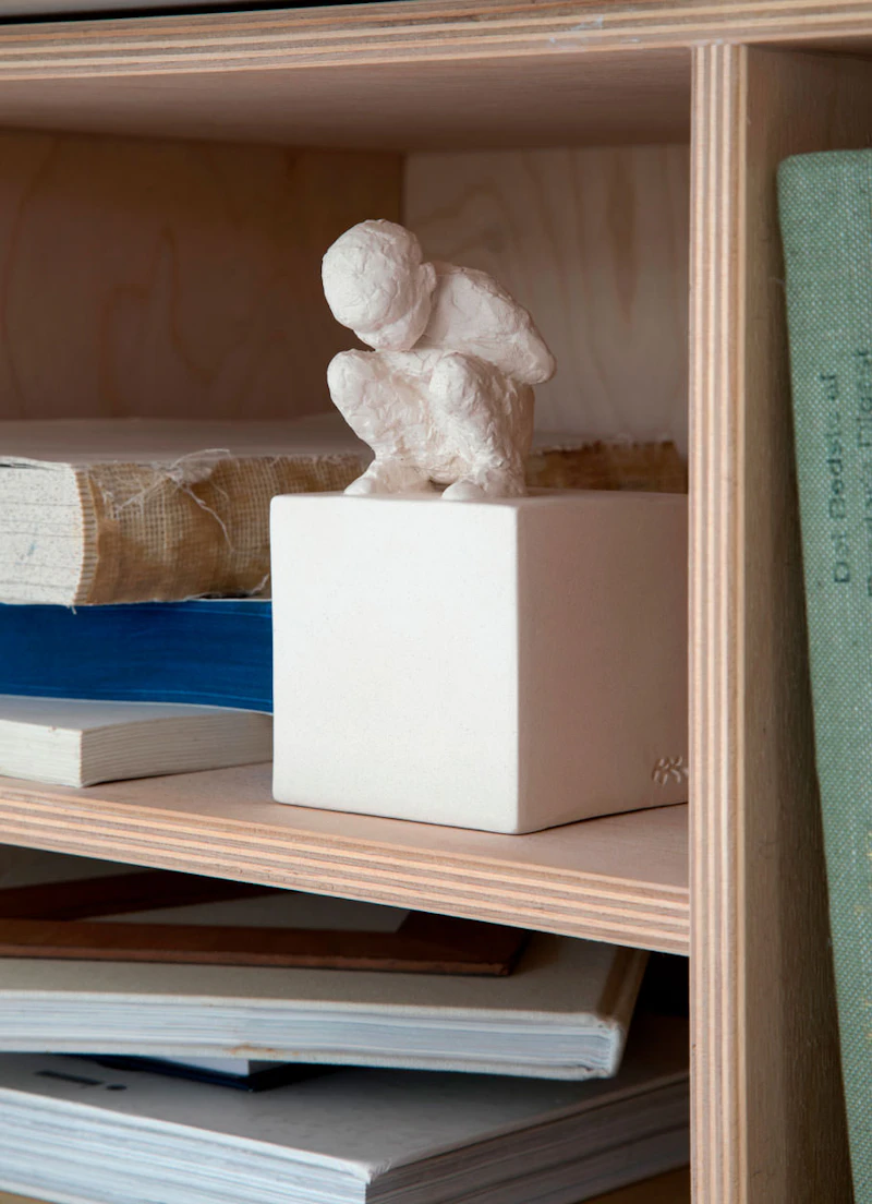 KahlerThe Curious One キャラクター スカルプチャー Character The Curious One, Sculpture from Kähler | RoyalDesign.co.uk