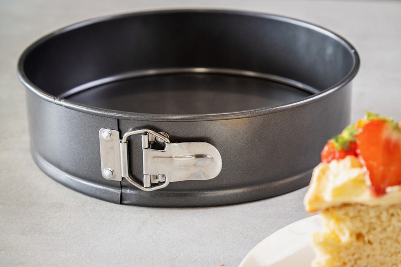 Master Class Spring Form Release Cake Pan 9 RoyalDesign
