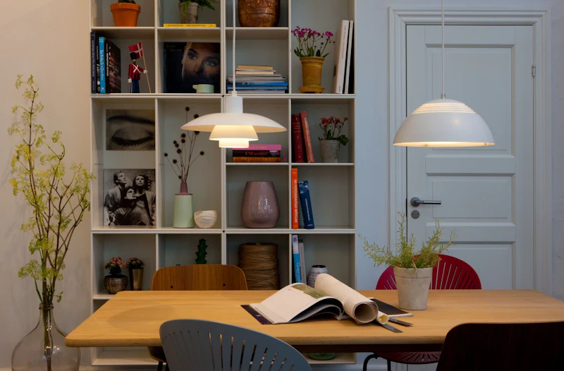 Louis Poulsen PH 4/3 ペンダント 17202 ホワイト PH 4/3 Pendant light, white from Louis Poulsen | RoyalDesign.co.uk