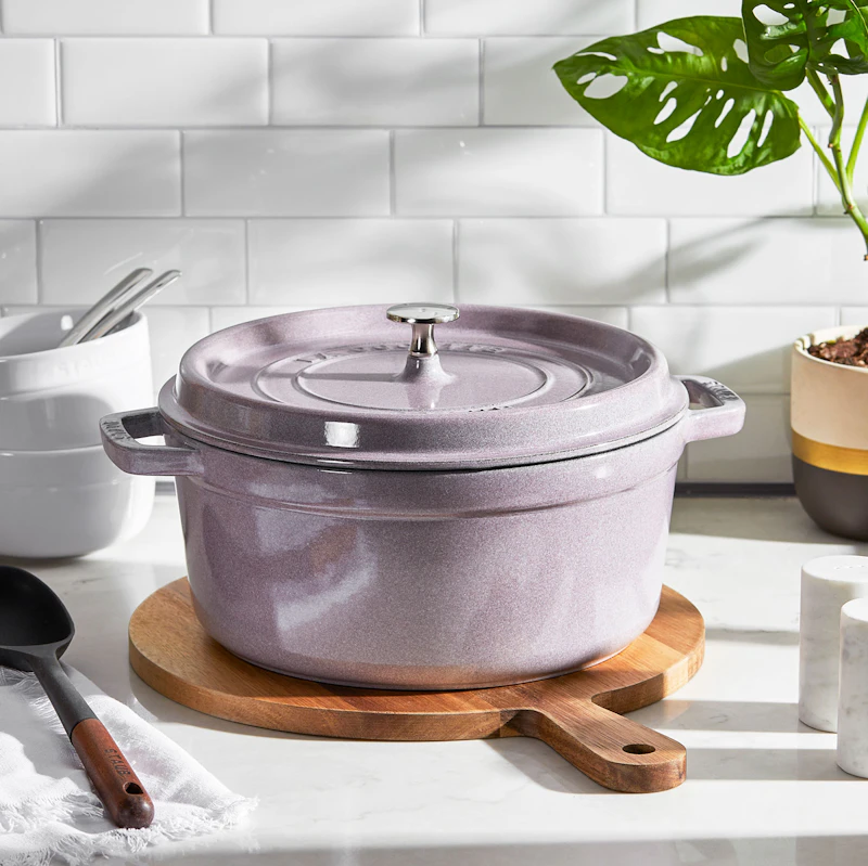 La Cocotte Cast Iron Pot 5,25 L, Cherry Blossom | RoyalDesign.co.uk